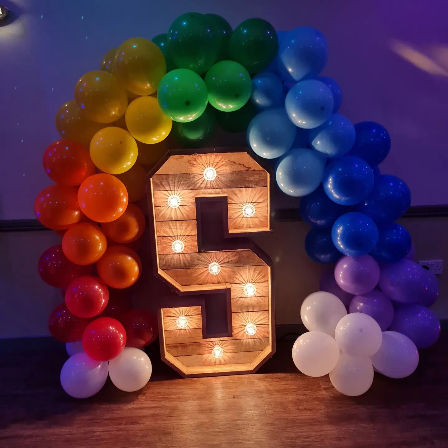 Large Light UP S and Balloon Arch